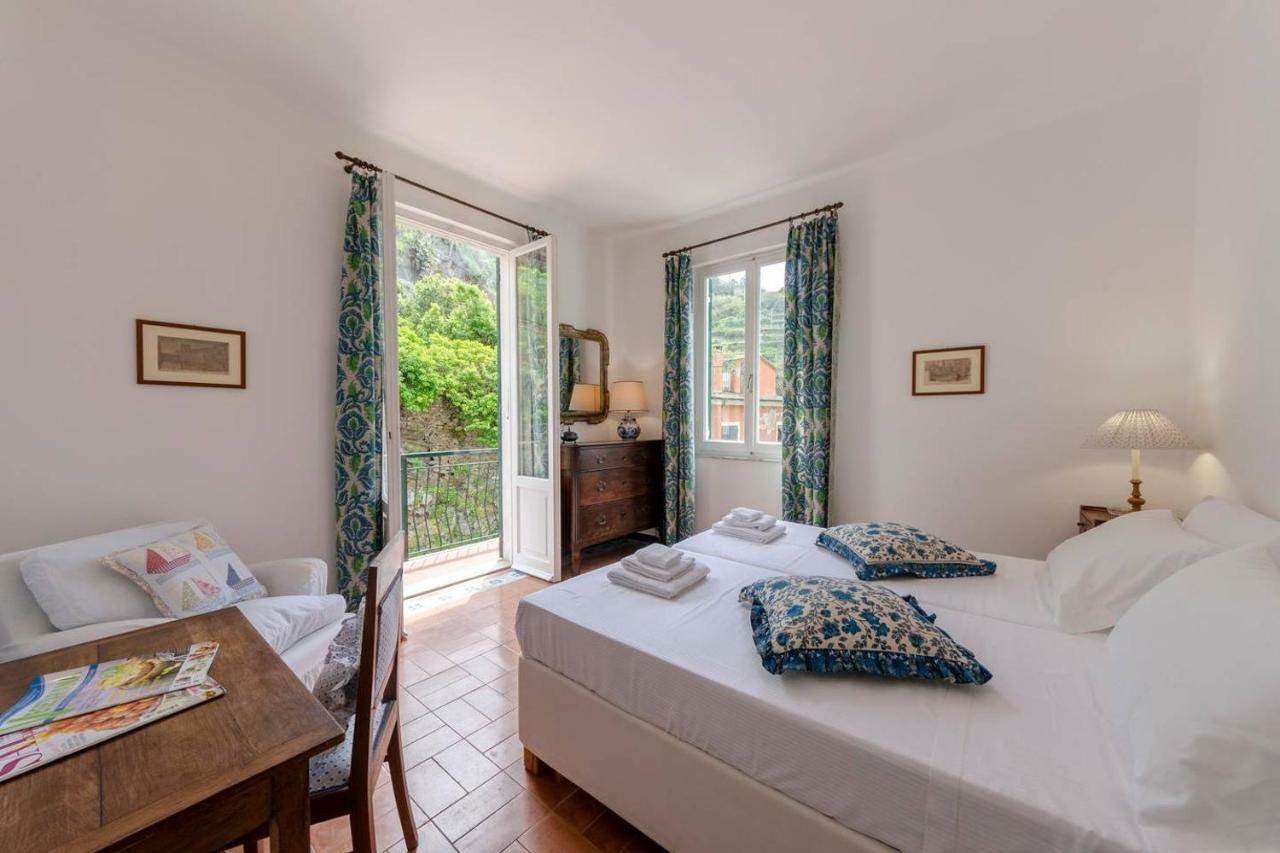 ヴェルナッツァJoivy Lovely Apt For 2, With Terrace And Lovely Viewアパートメント エクステリア 写真