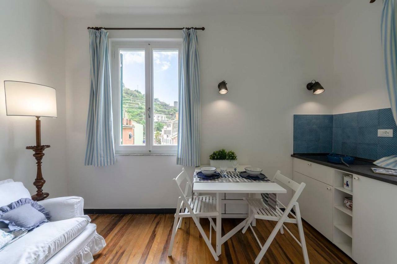 ヴェルナッツァJoivy Lovely Apt For 2, With Terrace And Lovely Viewアパートメント エクステリア 写真