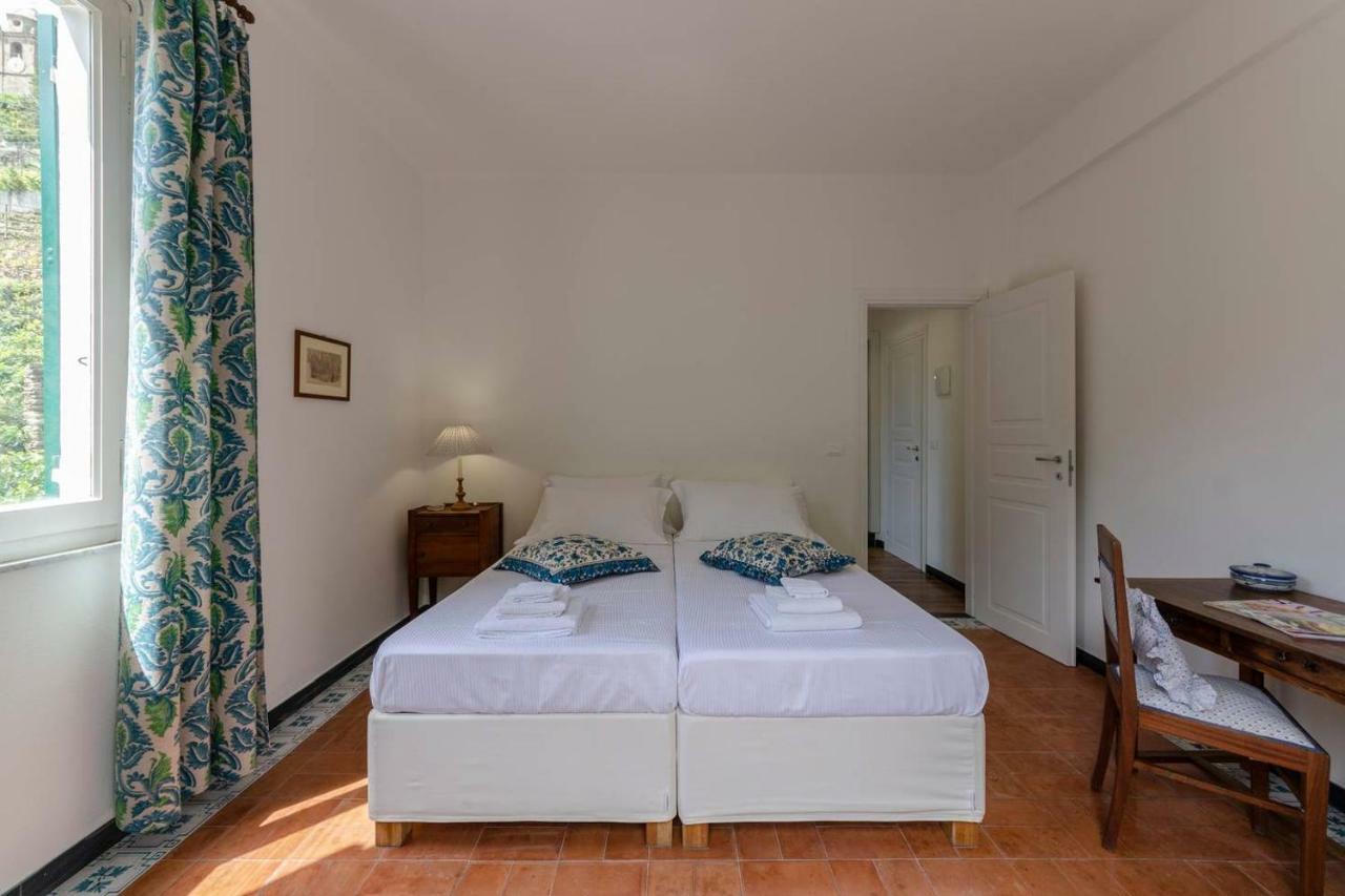 ヴェルナッツァJoivy Lovely Apt For 2, With Terrace And Lovely Viewアパートメント エクステリア 写真