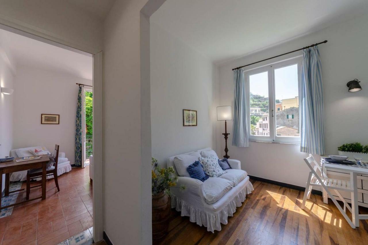 ヴェルナッツァJoivy Lovely Apt For 2, With Terrace And Lovely Viewアパートメント エクステリア 写真