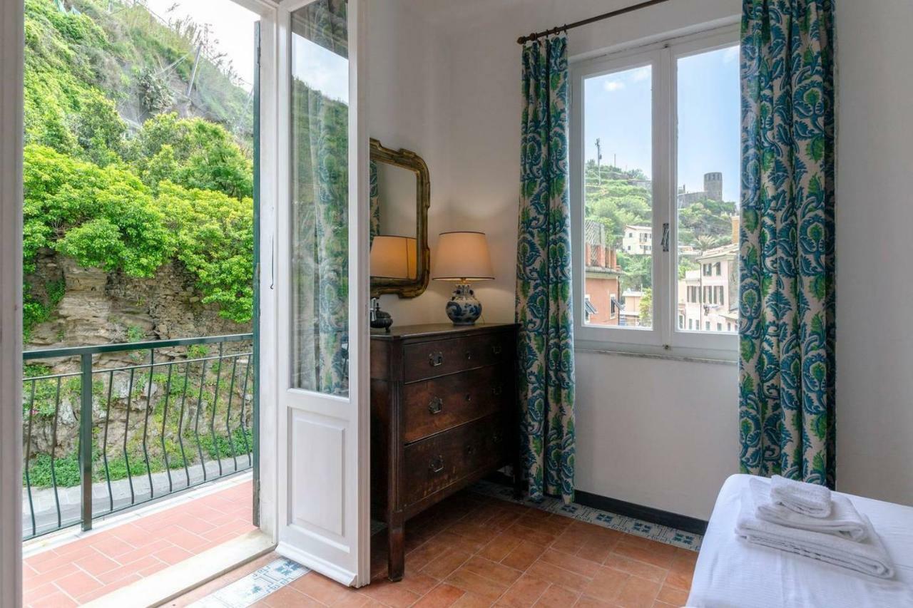 ヴェルナッツァJoivy Lovely Apt For 2, With Terrace And Lovely Viewアパートメント エクステリア 写真
