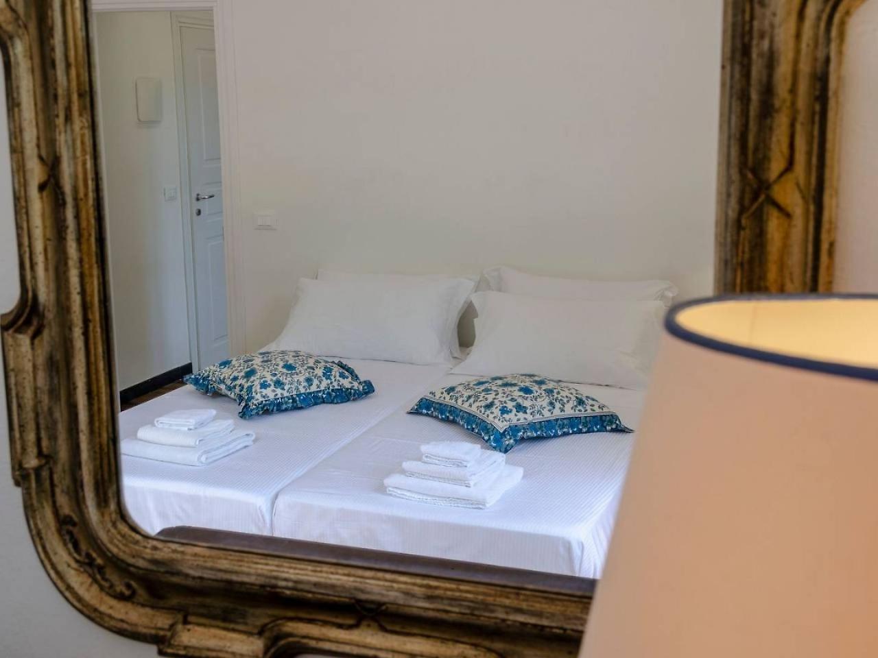 ヴェルナッツァJoivy Lovely Apt For 2, With Terrace And Lovely Viewアパートメント エクステリア 写真