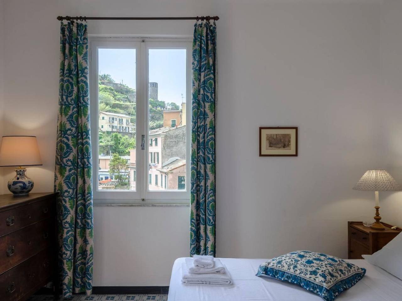 ヴェルナッツァJoivy Lovely Apt For 2, With Terrace And Lovely Viewアパートメント エクステリア 写真